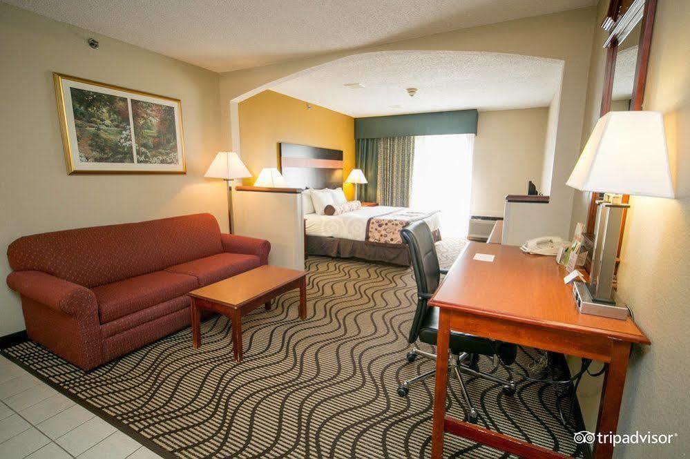 La Quinta Inn By Wyndham Sandusky Near Cedar Point Exterior foto